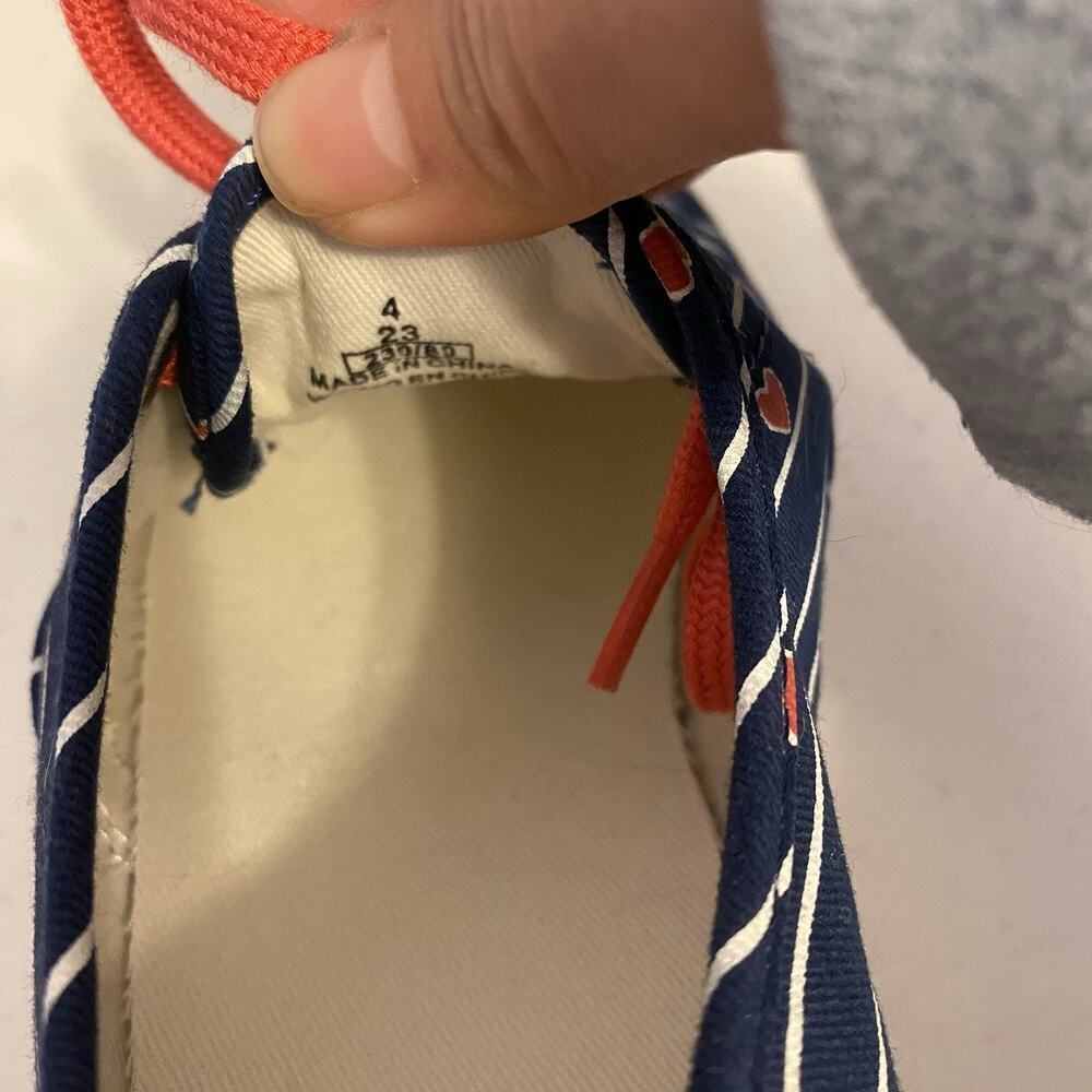 Old Navy Women Junior Teen Sneakers Shoes Tennis Lace Navy Blue Red Heart Sz 4 - Picture 6 of 6